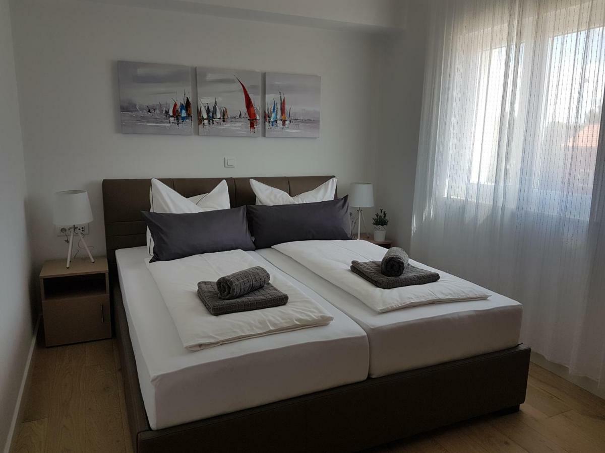 Apartment Aria Exclusive เพทรอซาเน ภายนอก รูปภาพ